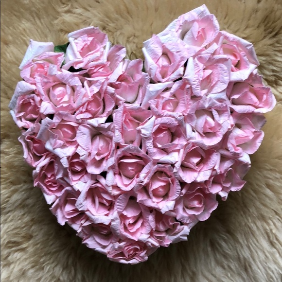 Other - NWOT -paper floral pink heart wreath -